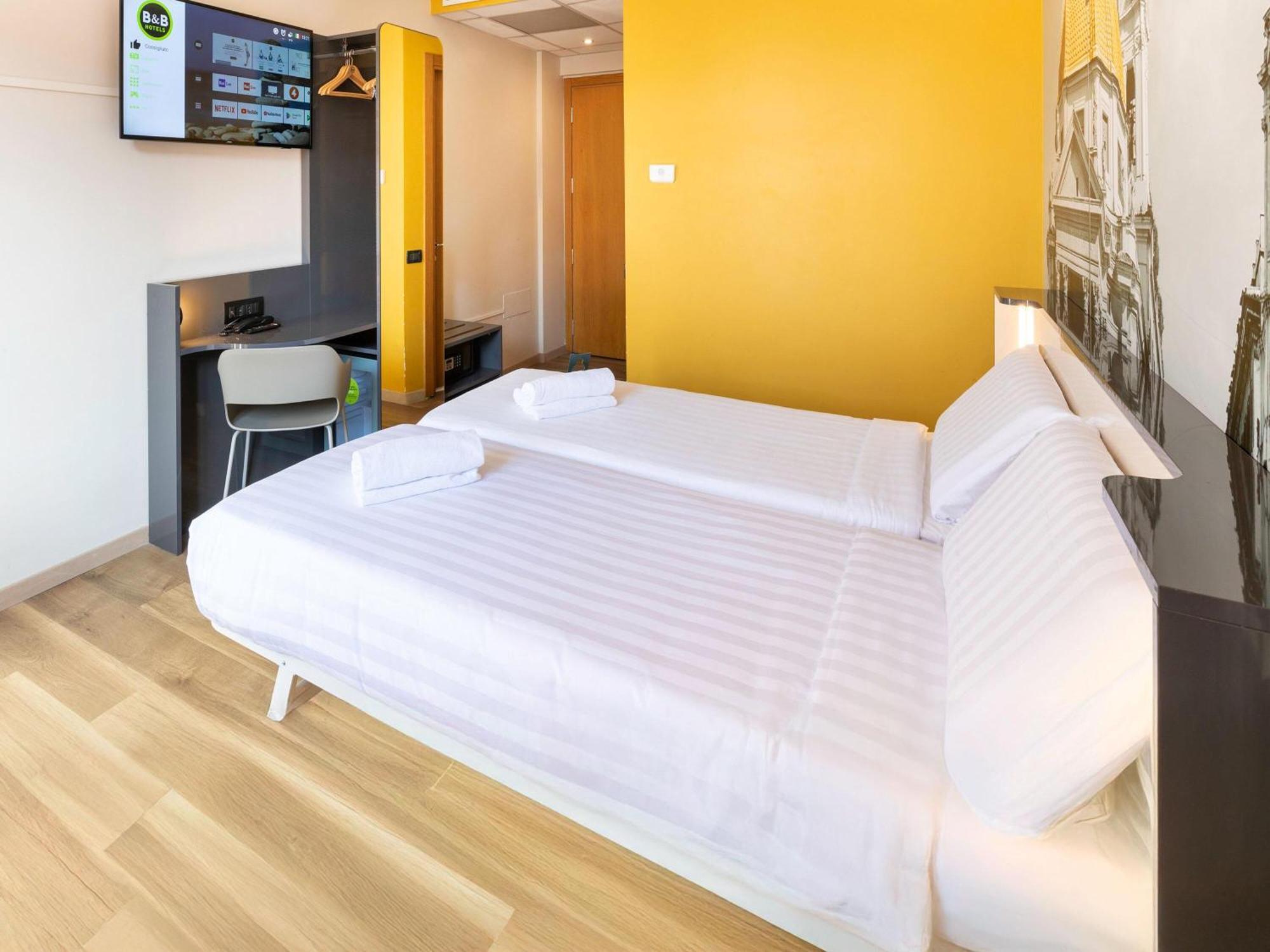 Quarto com 2 Camas de Solteiro