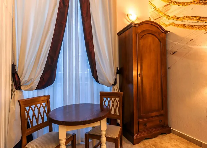 Resort: Le Clarisse Pantheon