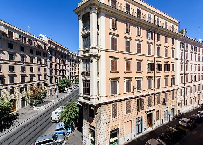 In The Center By Local Domus