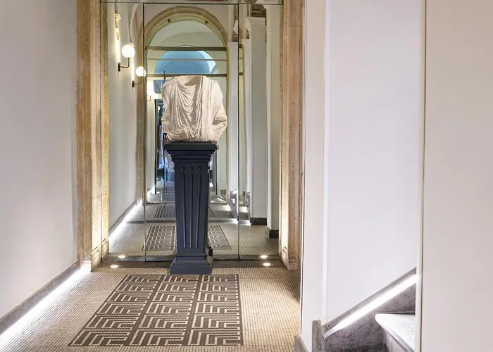Navona Palace Luxury Inn